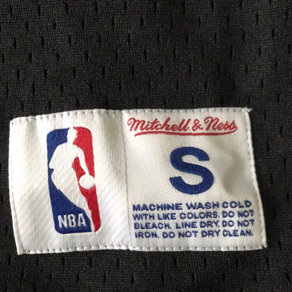 Mitchell & Ness 76ers Allen Iverson Shirt/Jersey - Picture 5 of 5
